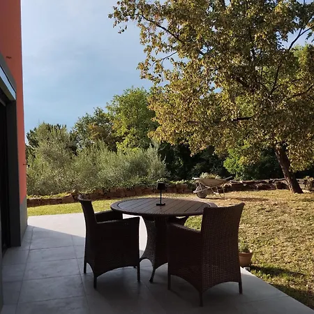Lägenhet Apartma Pod Hrastom Koper