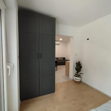 Apartma Pod Hrastom Lägenhet