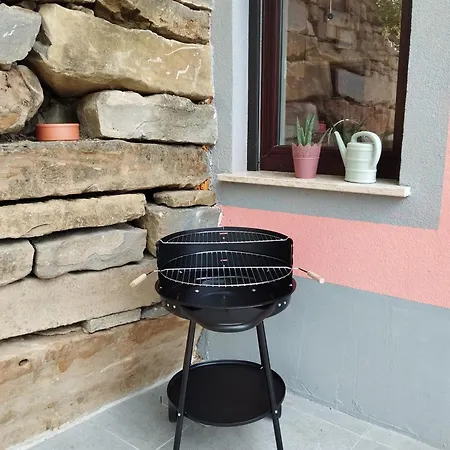 Apartma Pod Hrastom