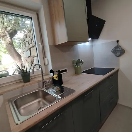 Apartma Pod Hrastom * Koper